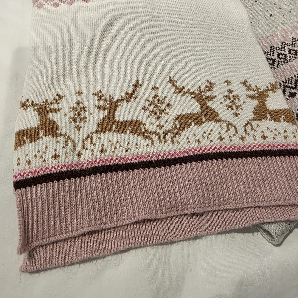 Talbots Pink and Cream Reindeer Scarf - Picture 3 of 8